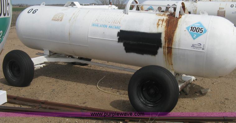 image for item E3233 Anhydrous ammonia tank