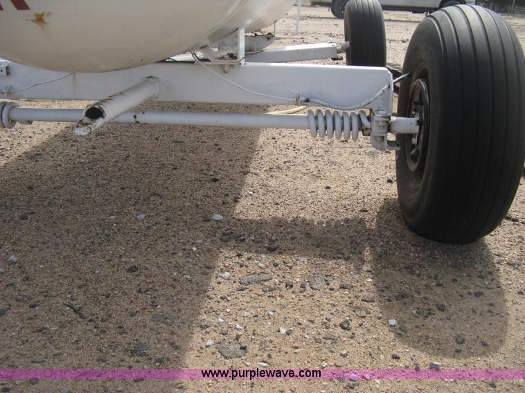 image for item E3233 Anhydrous ammonia tank