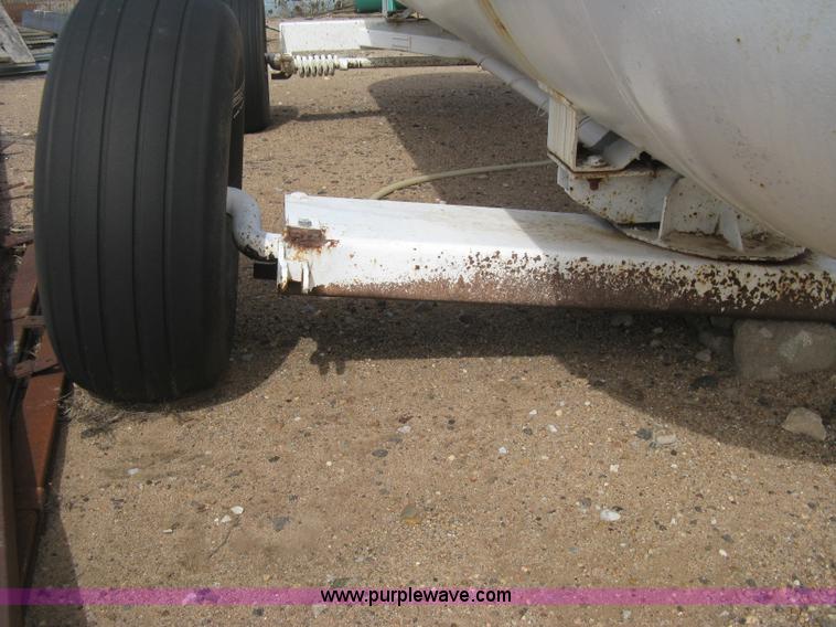 image for item E3233 Anhydrous ammonia tank