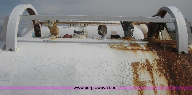 image for item E3233 Anhydrous ammonia tank