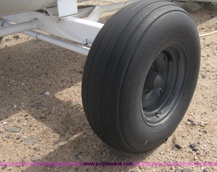 image for item E3233 Anhydrous ammonia tank