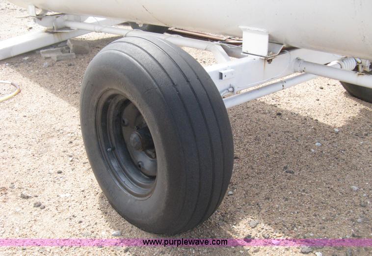 image for item E3233 Anhydrous ammonia tank