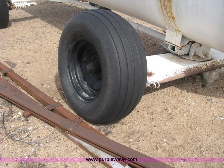 image for item E3233 Anhydrous ammonia tank