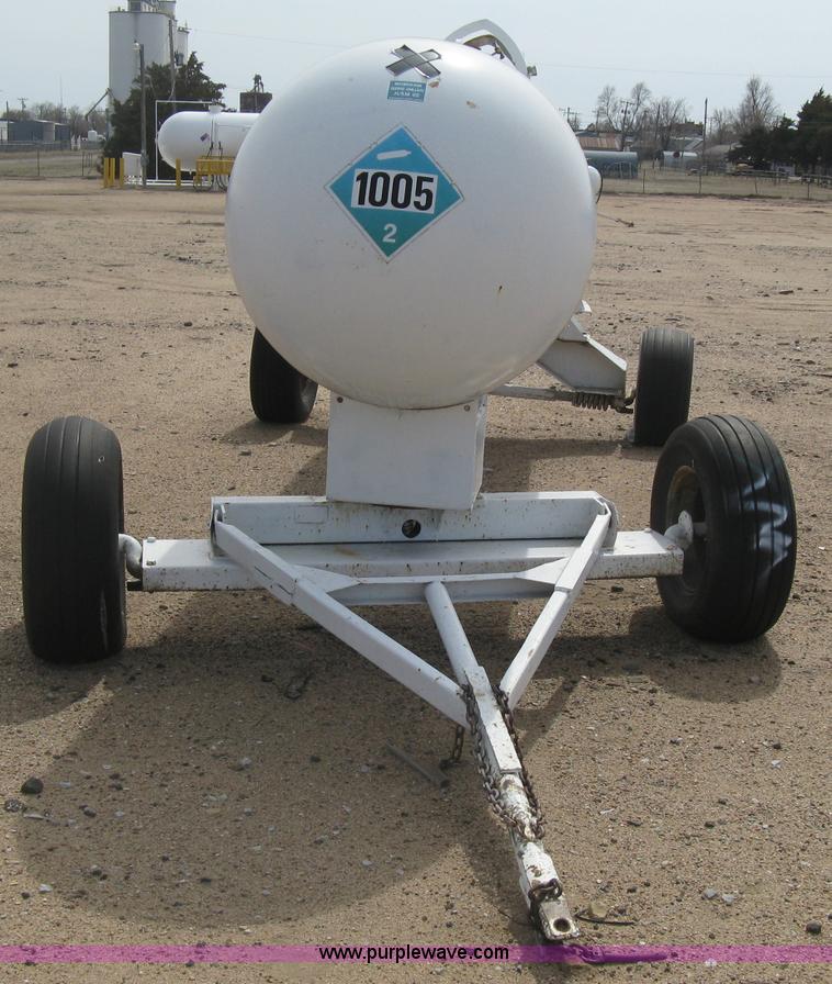image for item E3234 Anhydrous ammonia tank