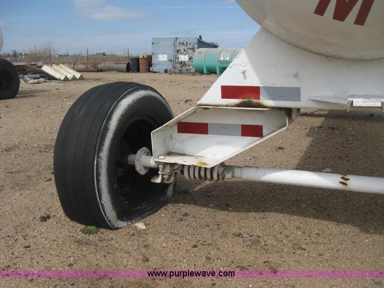 image for item E3234 Anhydrous ammonia tank