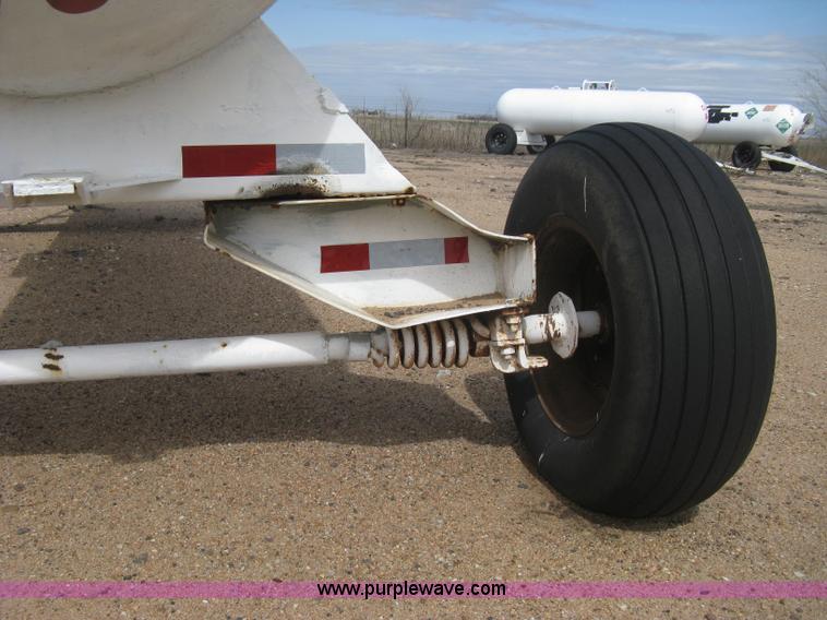 image for item E3234 Anhydrous ammonia tank