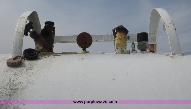 image for item E3234 Anhydrous ammonia tank