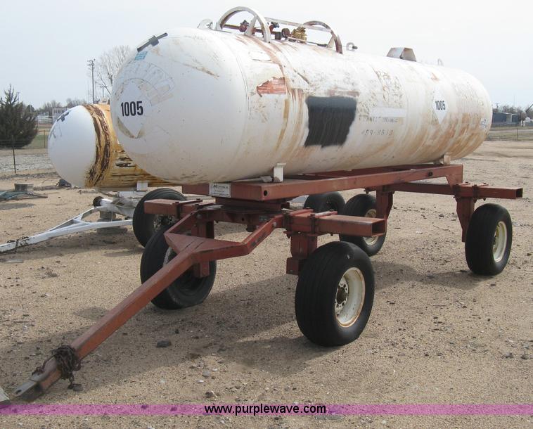 image for item E3235 Anhydrous ammonia tank