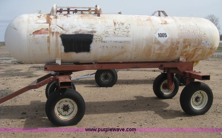 image for item E3235 Anhydrous ammonia tank