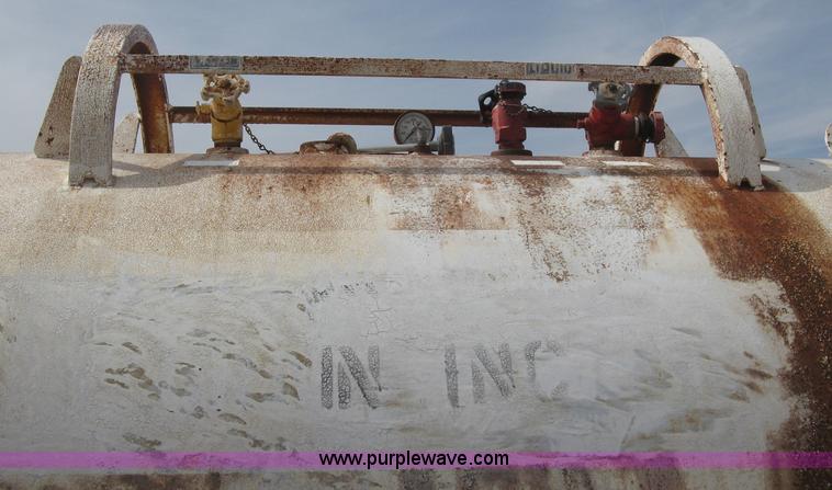 image for item E3235 Anhydrous ammonia tank