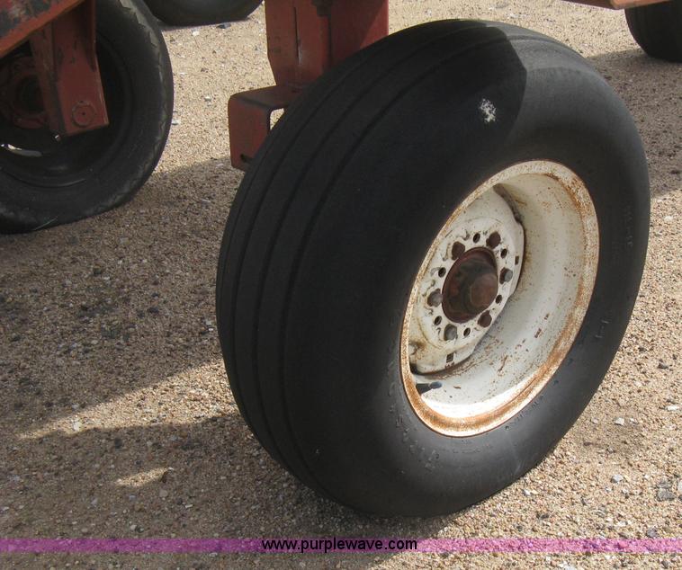 image for item E3235 Anhydrous ammonia tank