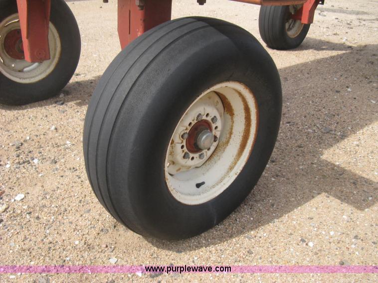 image for item E3235 Anhydrous ammonia tank