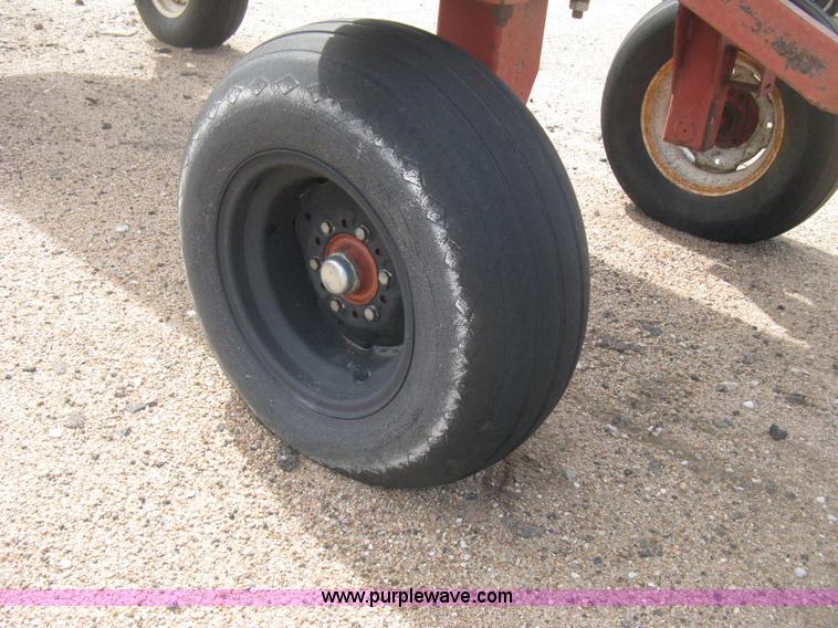 image for item E3235 Anhydrous ammonia tank