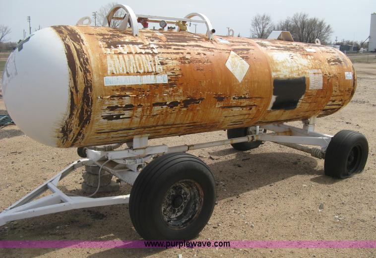 image for item E3236 Anhydrous ammonia tank