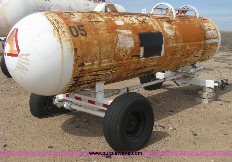 image for item E3236 Anhydrous ammonia tank