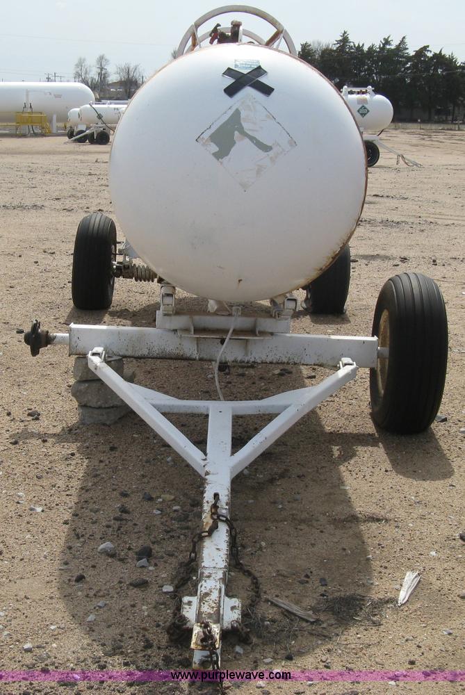 image for item E3236 Anhydrous ammonia tank