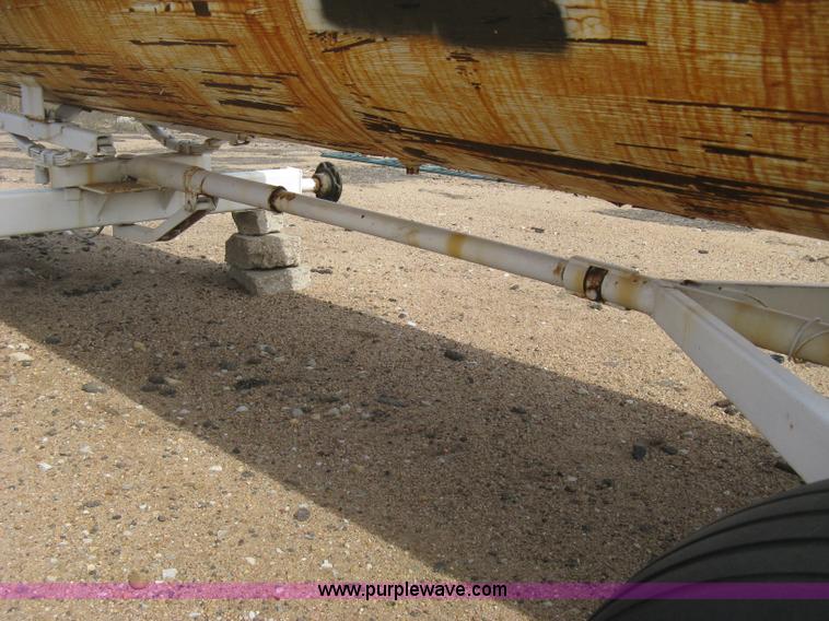 image for item E3236 Anhydrous ammonia tank