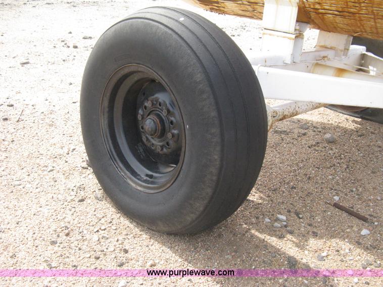 image for item E3236 Anhydrous ammonia tank