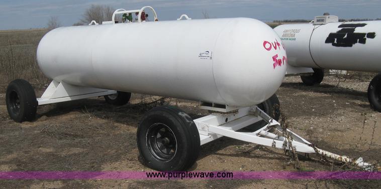 image for item E3237 Anhydrous ammonia tank