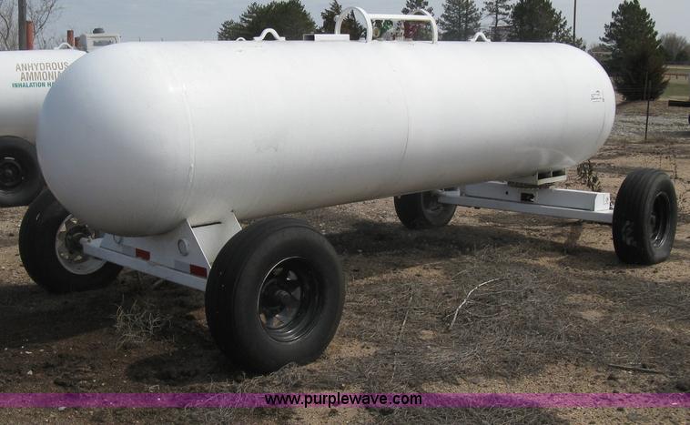 image for item E3237 Anhydrous ammonia tank