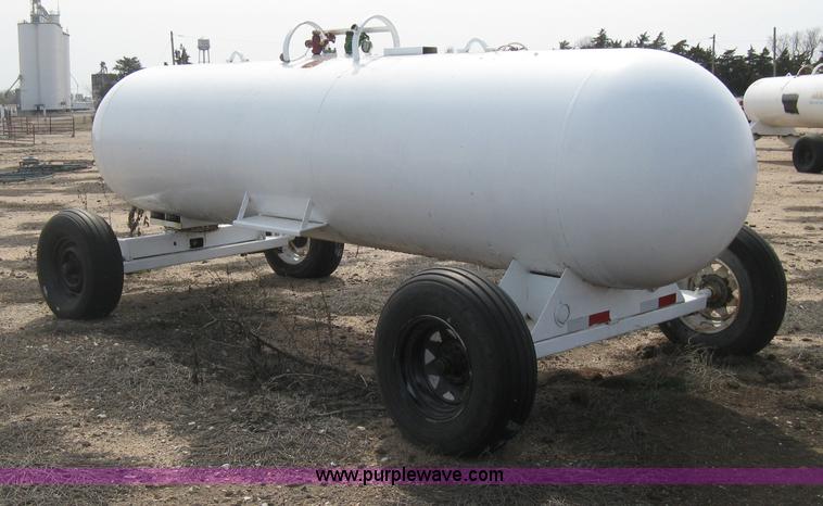 image for item E3237 Anhydrous ammonia tank