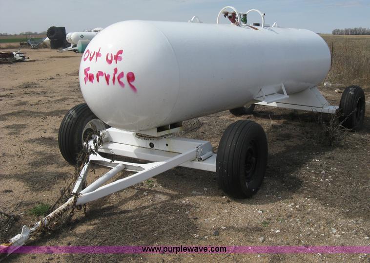 image for item E3237 Anhydrous ammonia tank