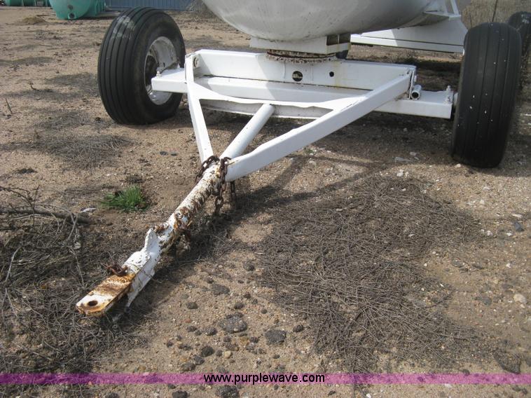 image for item E3237 Anhydrous ammonia tank