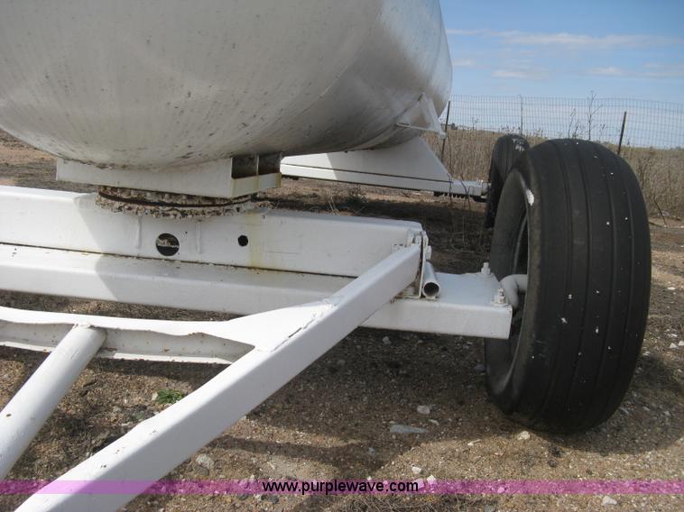 image for item E3237 Anhydrous ammonia tank