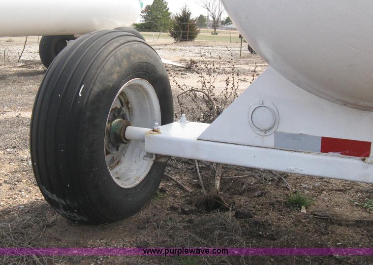 image for item E3237 Anhydrous ammonia tank