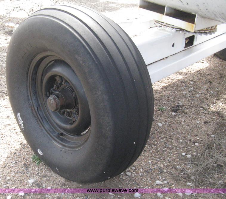 image for item E3237 Anhydrous ammonia tank