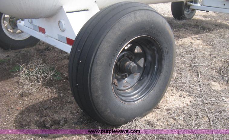 image for item E3237 Anhydrous ammonia tank