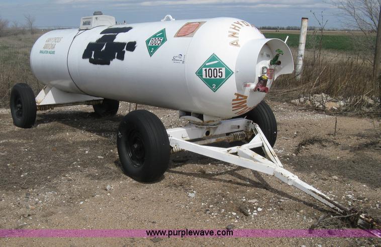 image for item E3238 Anhydrous ammonia tank