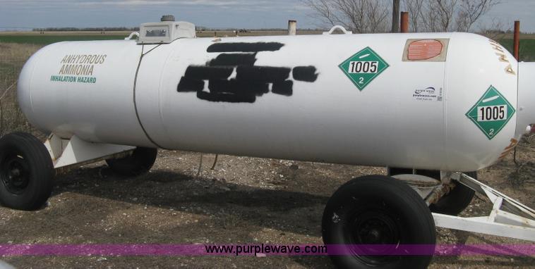 image for item E3238 Anhydrous ammonia tank