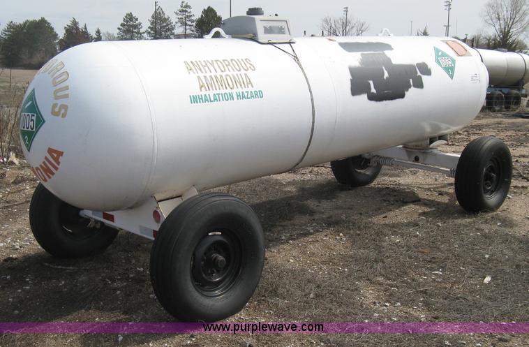 image for item E3238 Anhydrous ammonia tank