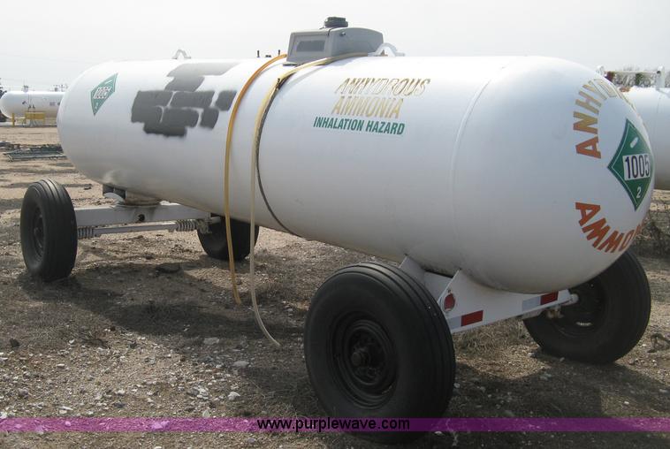 image for item E3238 Anhydrous ammonia tank