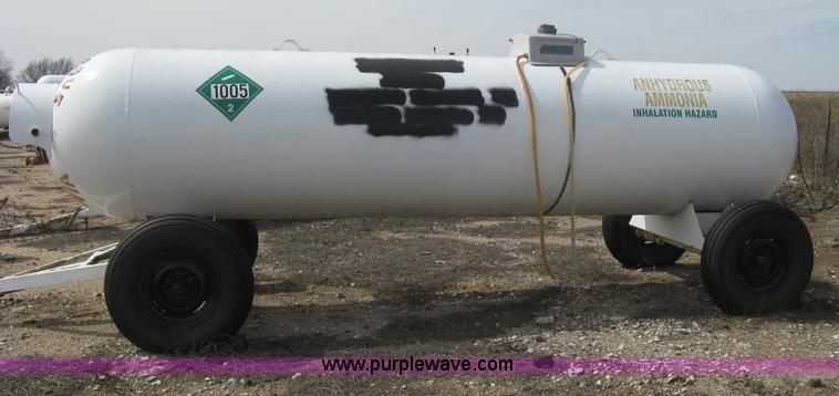 image for item E3238 Anhydrous ammonia tank