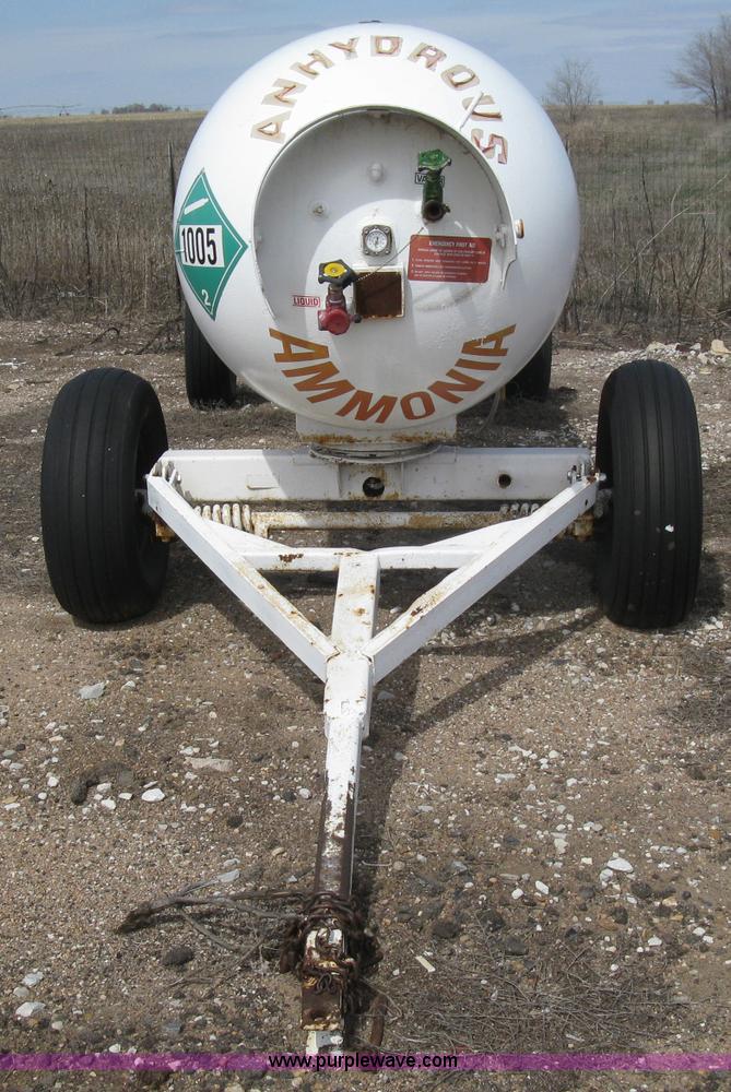 image for item E3238 Anhydrous ammonia tank