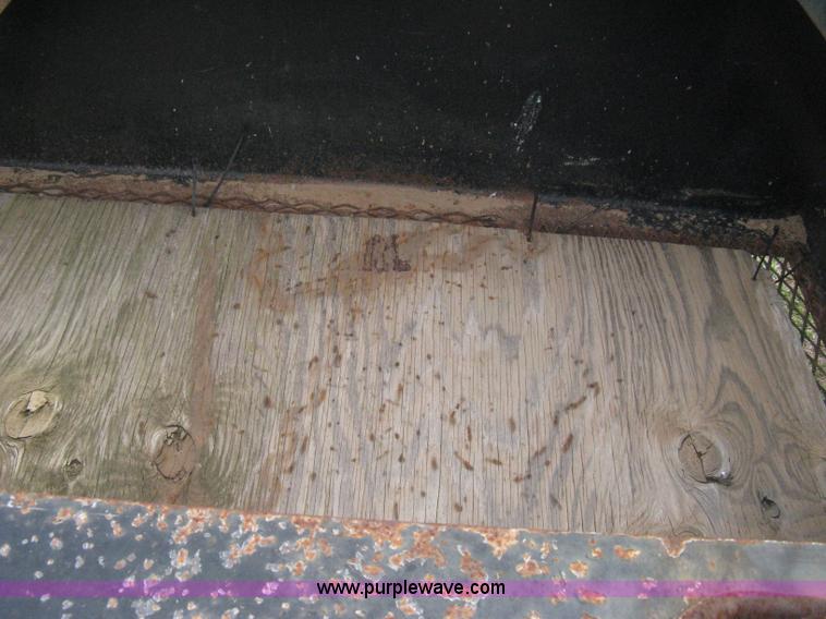 image for item E3240 2002 Neville sprayer trailer