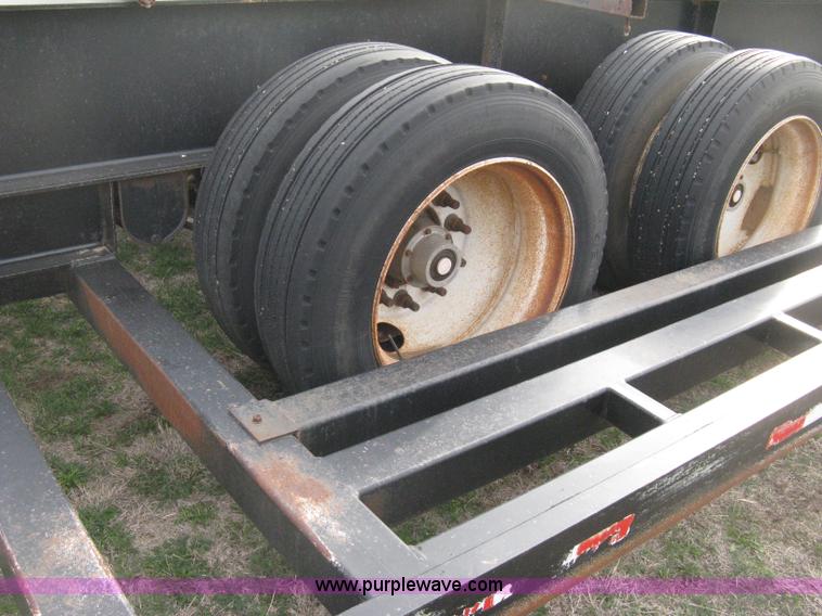 image for item E3240 2002 Neville sprayer trailer