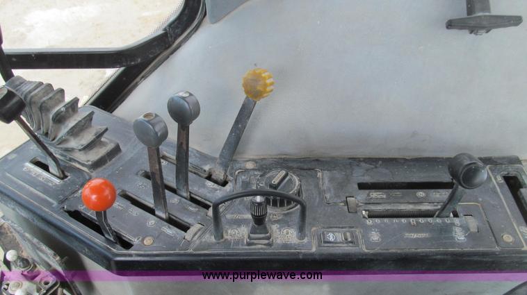 image for item E3802 Case IH 5220A  MFWD tractor