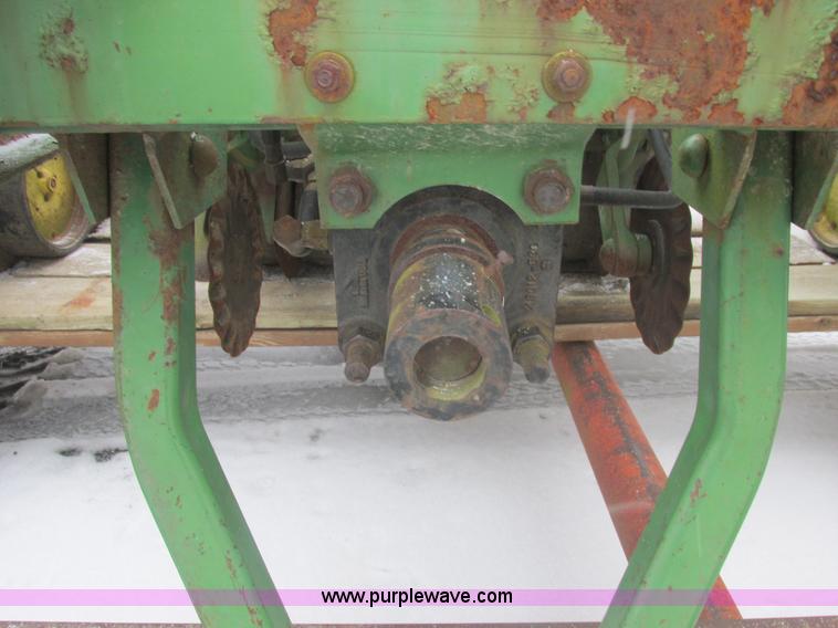 image for item E7117 John Deere 7000 planter