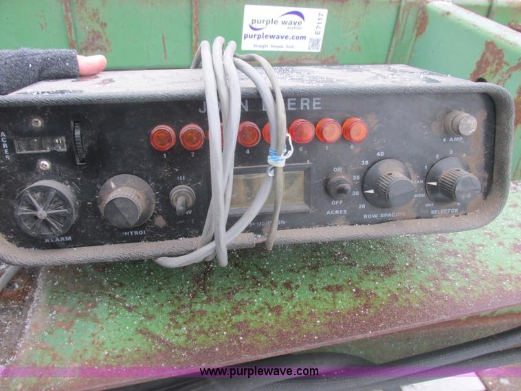 image for item E7117 John Deere 7000 planter