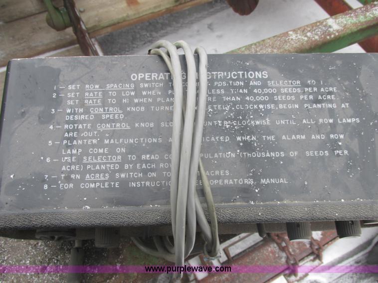 image for item E7117 John Deere 7000 planter