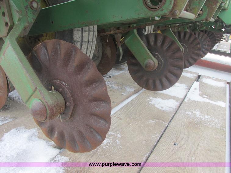 image for item E7117 John Deere 7000 planter