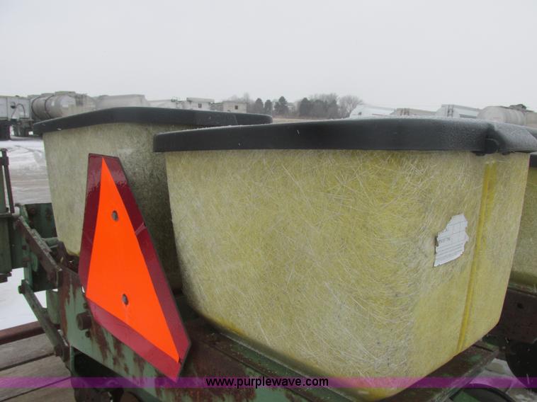 image for item E7117 John Deere 7000 planter