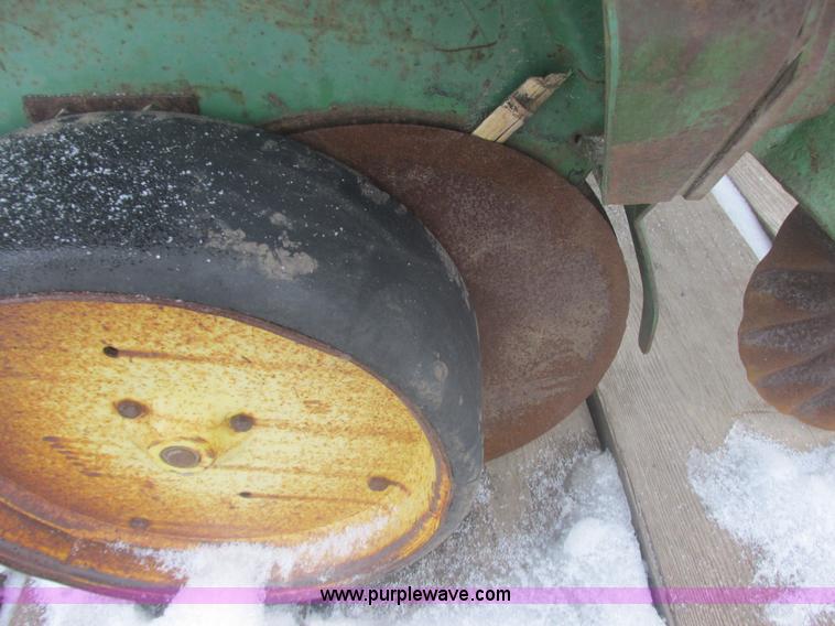 image for item E7117 John Deere 7000 planter