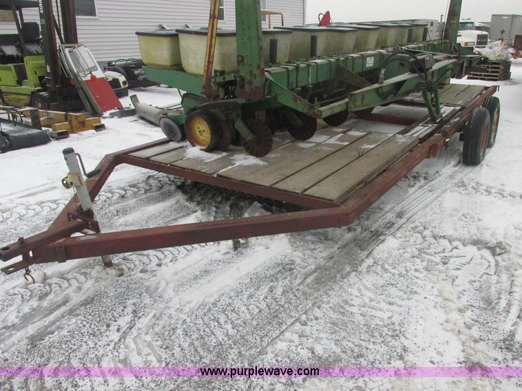 image for item E7117 John Deere 7000 planter