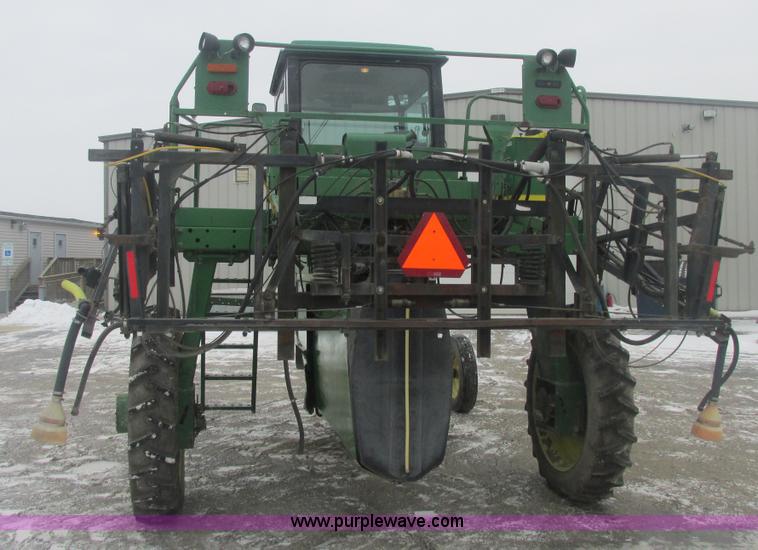 image for item E7119 1995 John Deere 6500 sprayer