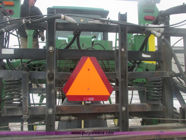 image for item E7119 1995 John Deere 6500 sprayer