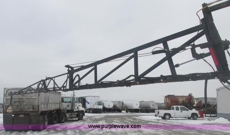 image for item E7119 1995 John Deere 6500 sprayer